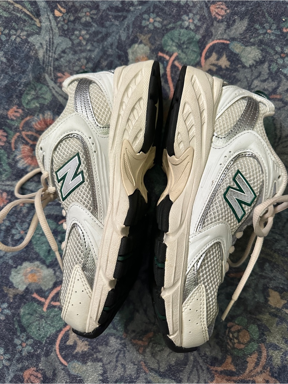 New Balance 530 White and Green Sneakers - Picture 5 of 7